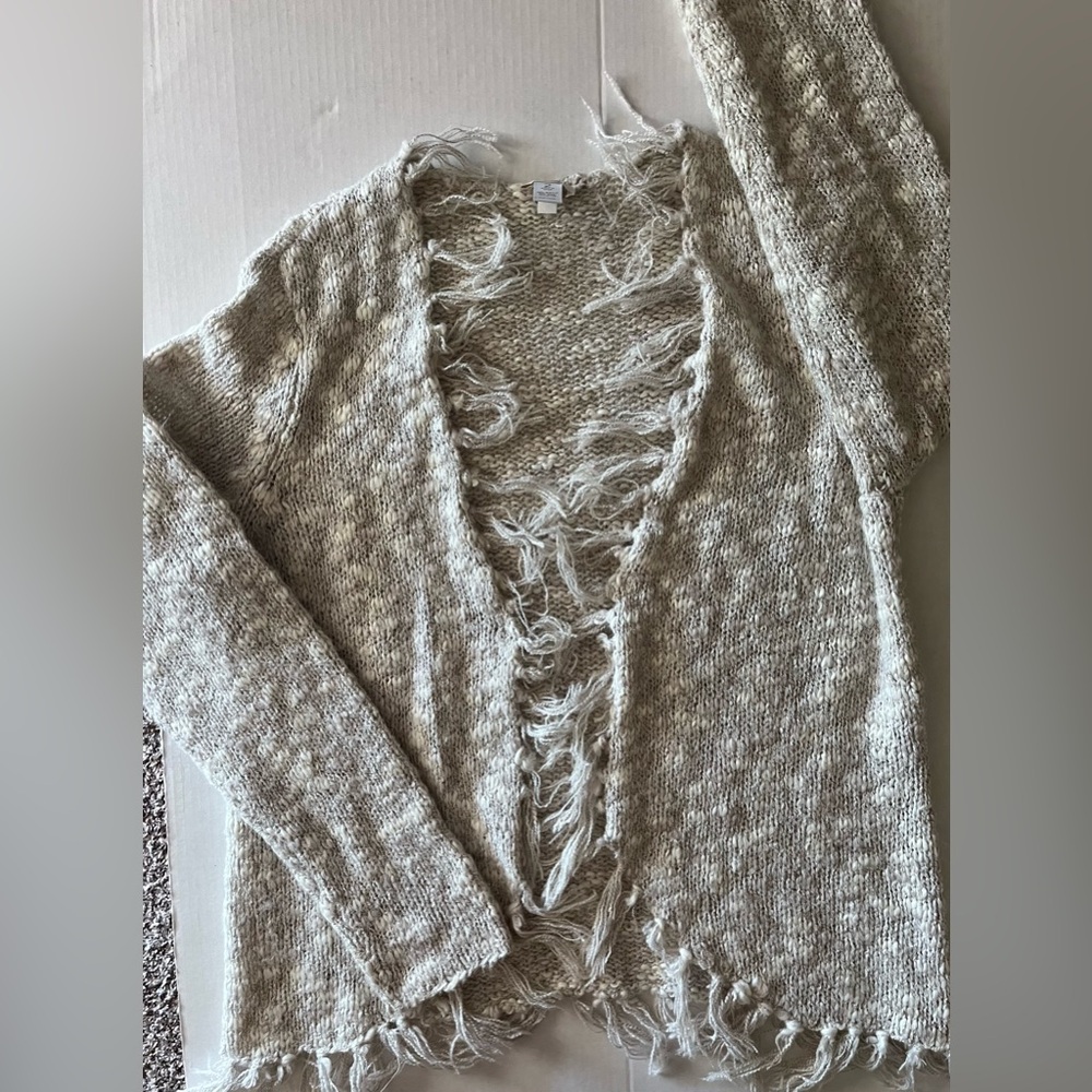 Chico's Textured Frayed Edge long sleeve Cardigan